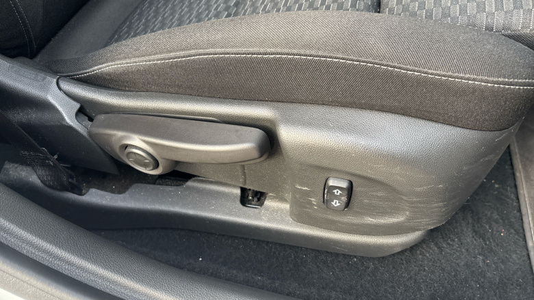 Vauxhall Astra 1.4T 16V 150 SRi 5dr Petrol Hatchback